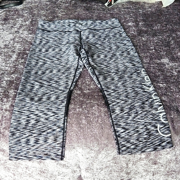Calvin Klein Performance size XL capri workout pants - Picture 1 of 4